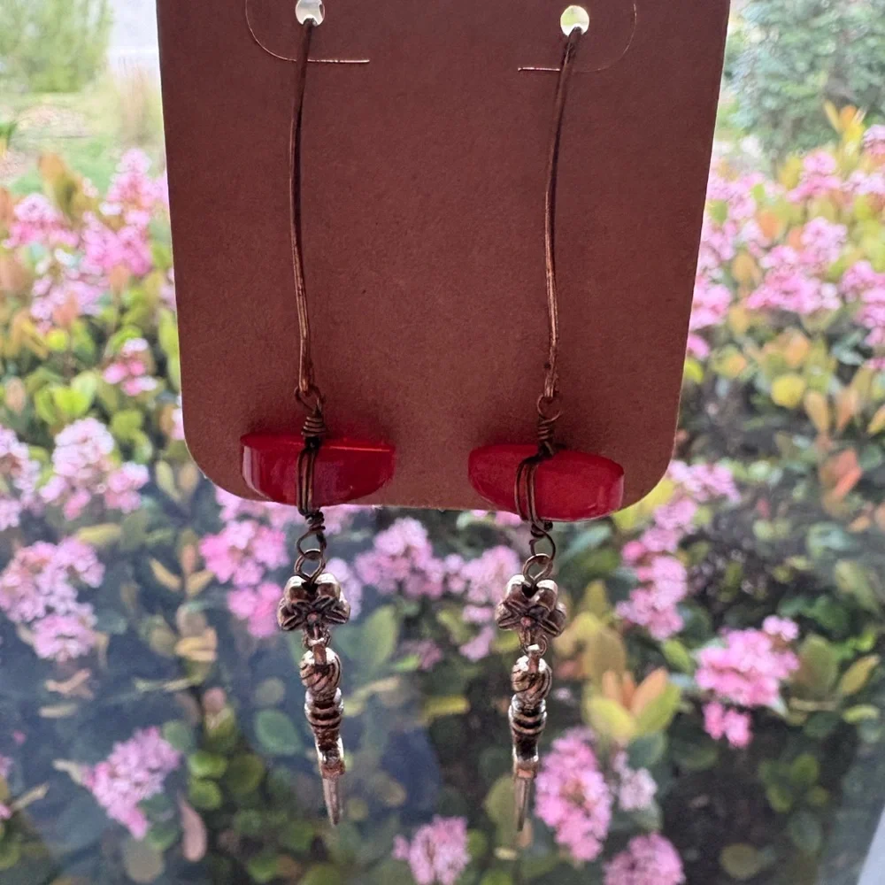 --4💎 for $15-- Gold-tone and Red Dagger Earrings - Picture 4 of 7